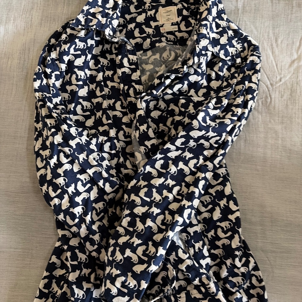 Gap button up shirt